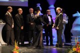 Ing.M.Blanárik, riaditeľ úseku komunikácie odovzdáva v zastúpení predsedu predstavenstva PSS, a. s., Ing. I. Béreša cenu Bytový dom roka 2010<br />autor foto: Roman Skyba