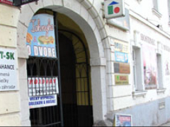 Zlaté Moravce, Nám. A. Hlinku 11